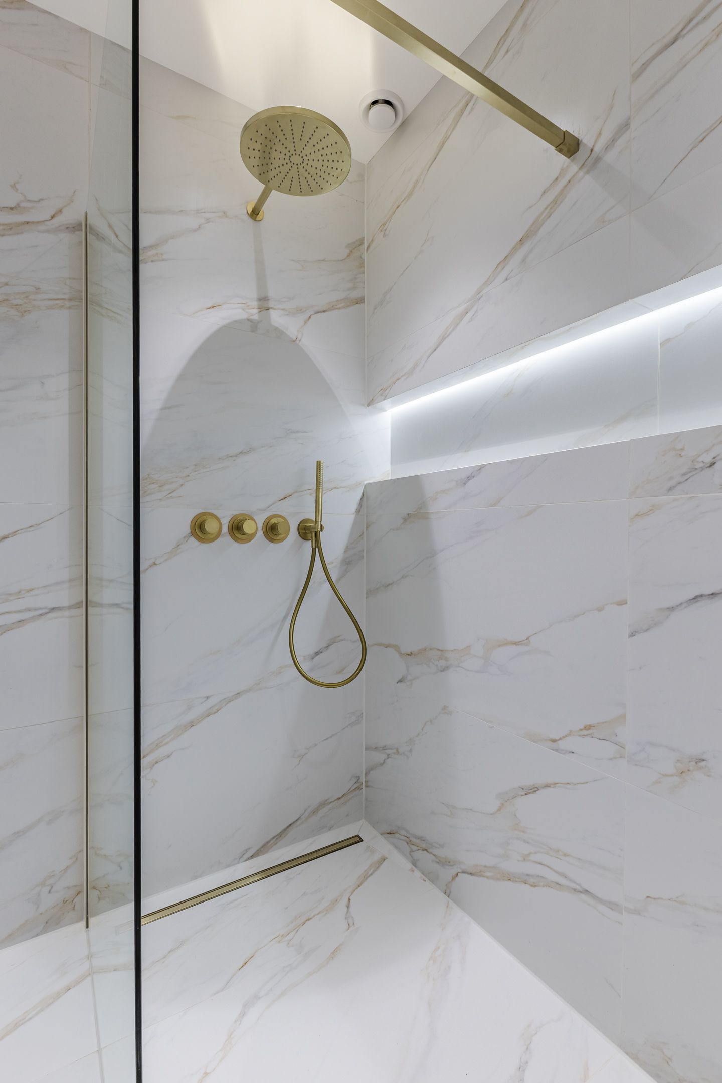 Foto 29 van Mahoniehout 397