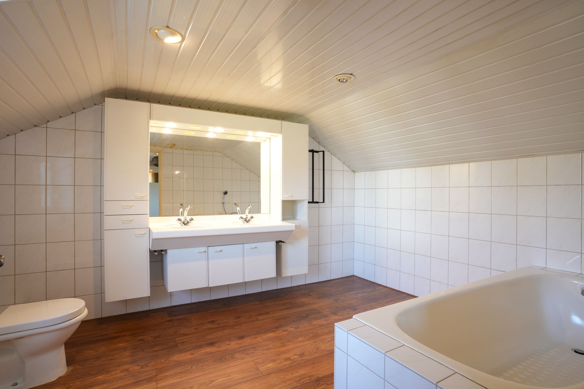 Photo 21 of Wilhelminastraat 61