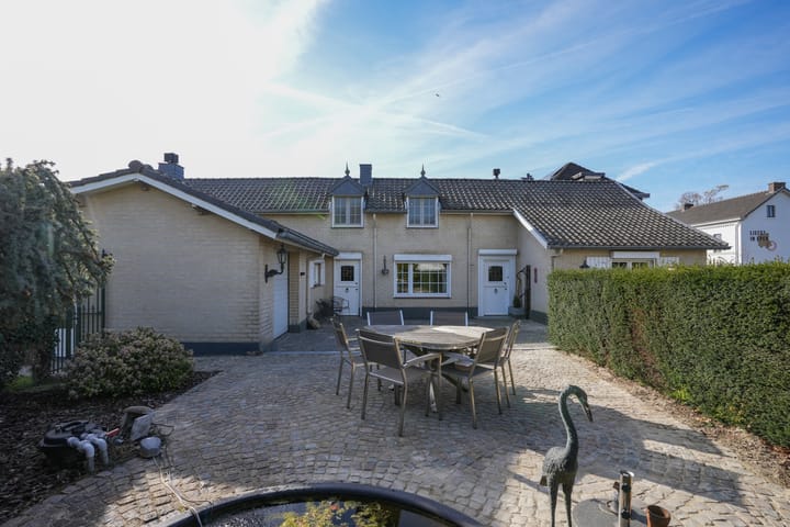 Photo 2 of Wilhelminastraat 61