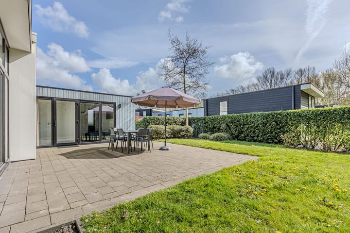 Foto 2 van Zuiderweg 2-R0037