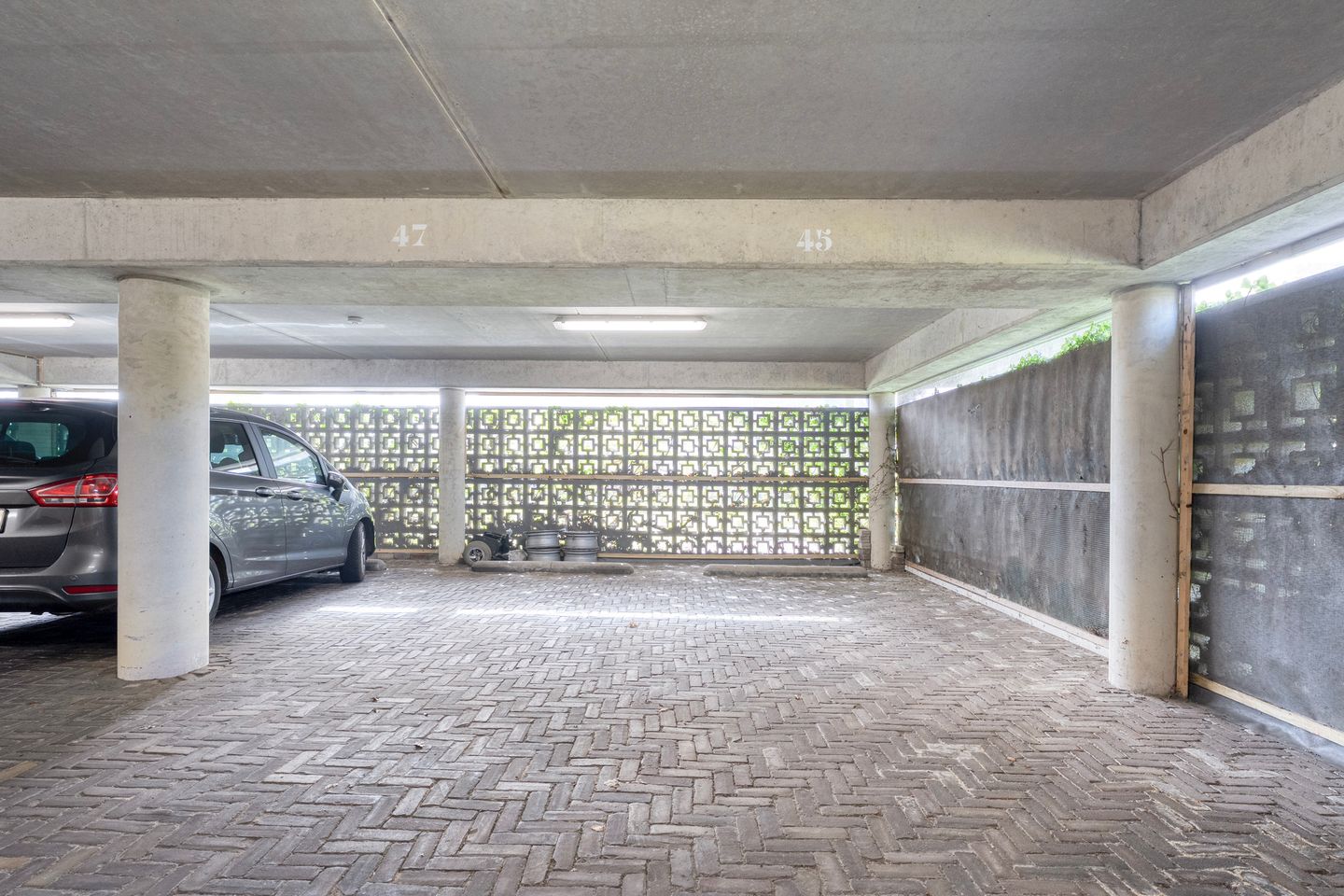 Photo 34 of van Emstplein 45