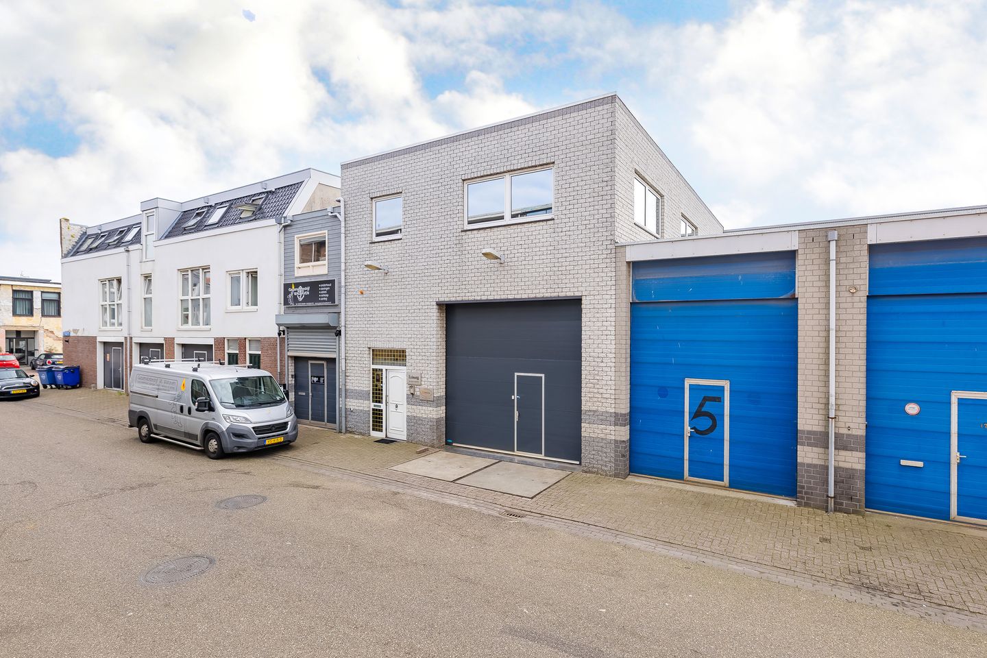 Bekijk foto 2 van 1e Industriedwarsstraat 3