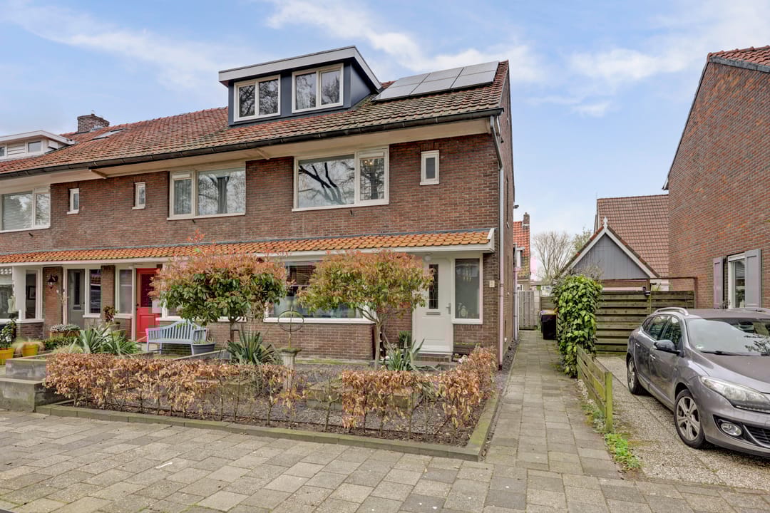 Photo 1 of Comm d Vos v Steenwijklaan 81