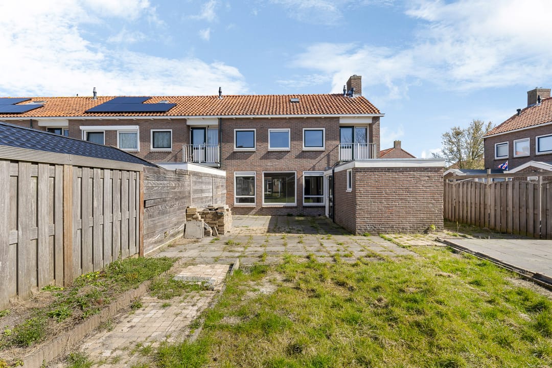 Ruime hoekwoning met vier slaapkamers nabij het centrum van Bolsward — 16