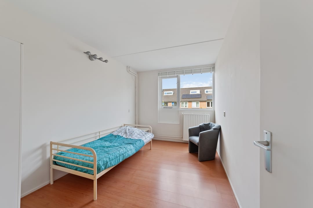 Spacious family home with five bedrooms in child-friendly Opstal neighborhood — 23