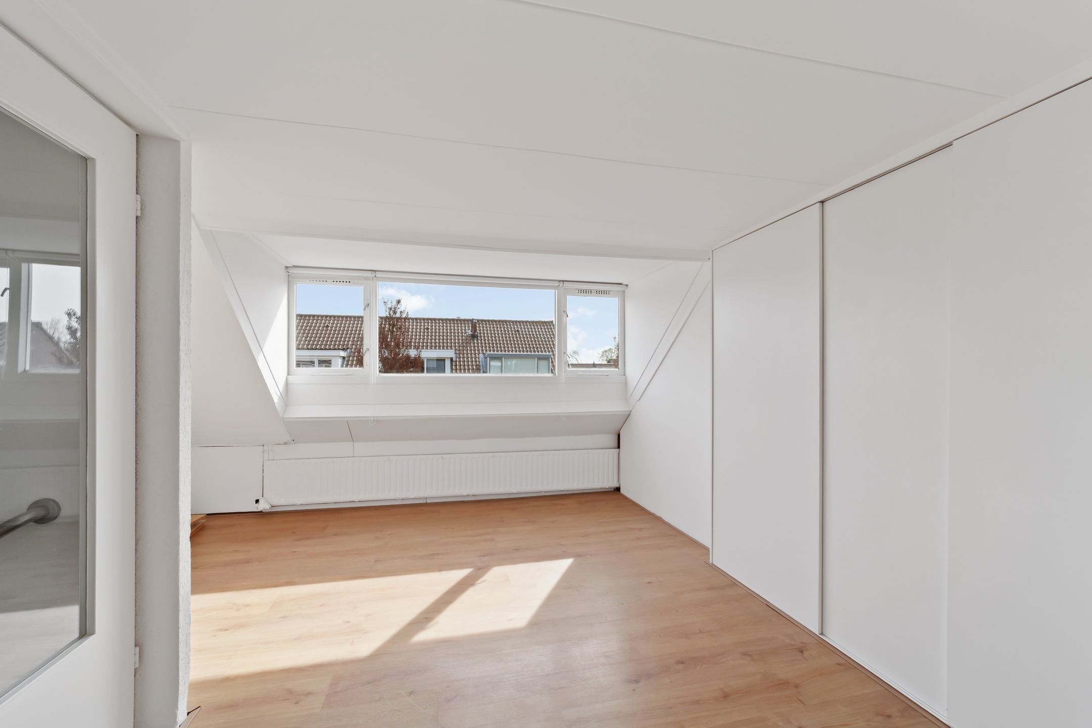 Spacious family home with five bedrooms in child-friendly Opstal neighborhood — 30