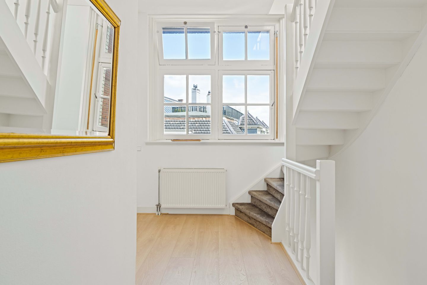 Luxury Apartment with Roof Terrace in Historic Canal Belt Building — 25