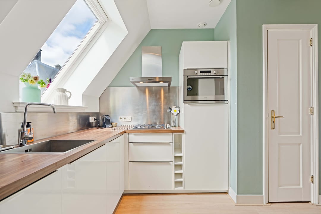 Luxury Apartment with Roof Terrace in Historic Canal Belt Building — 13