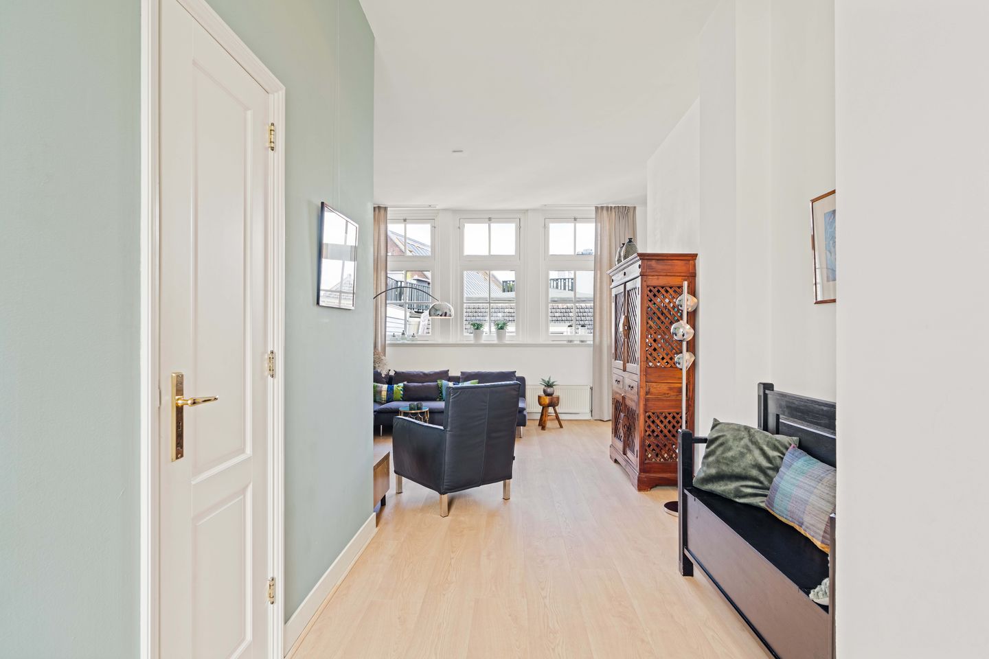 Luxury Apartment with Roof Terrace in Historic Canal Belt Building — 14
