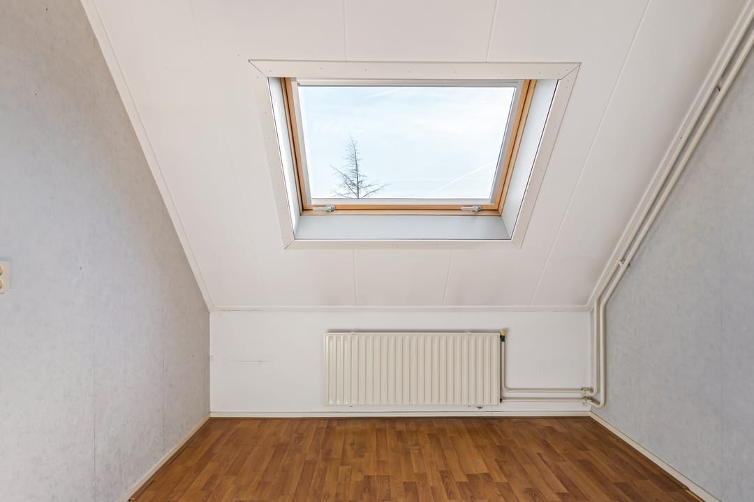 Photo 23 of De Him 8