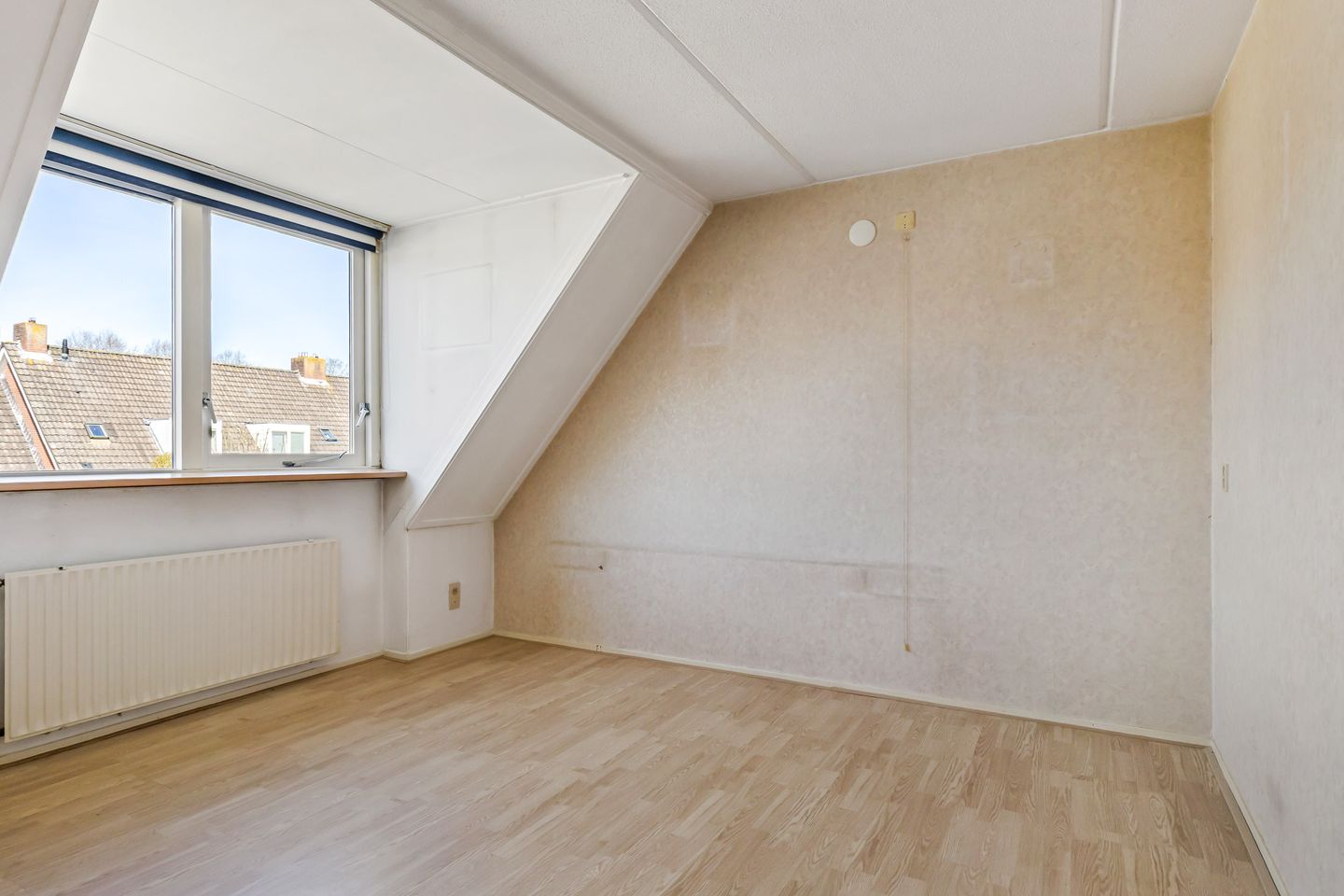 Photo 25 of De Him 8