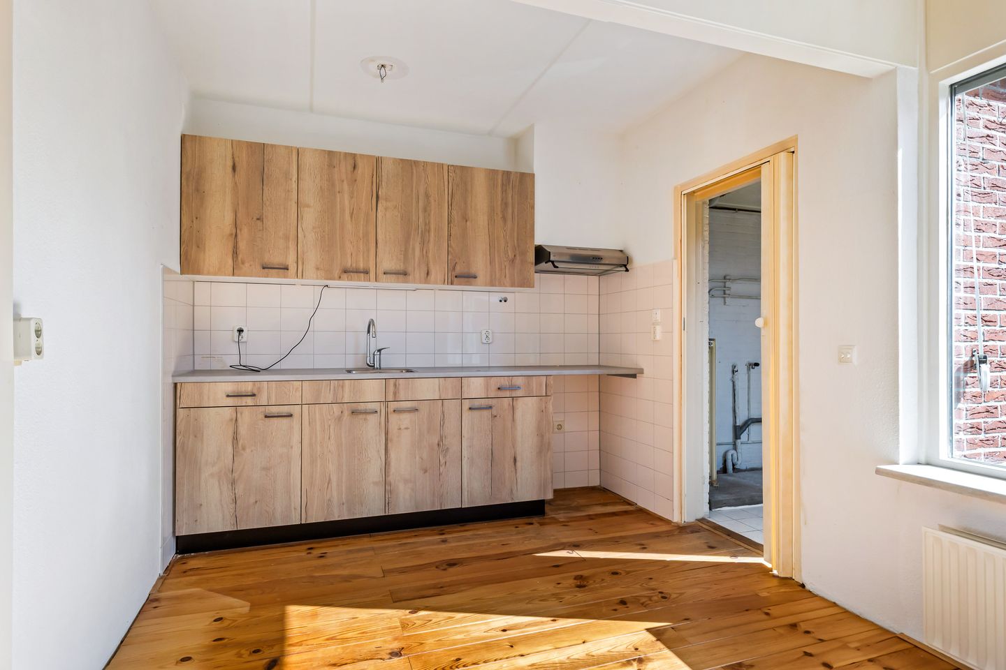 Photo 10 of De Him 8