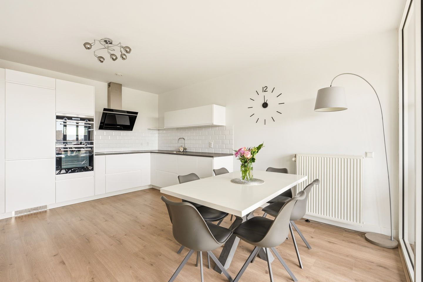 Photo 10 of Jan Evertsenstraat 573