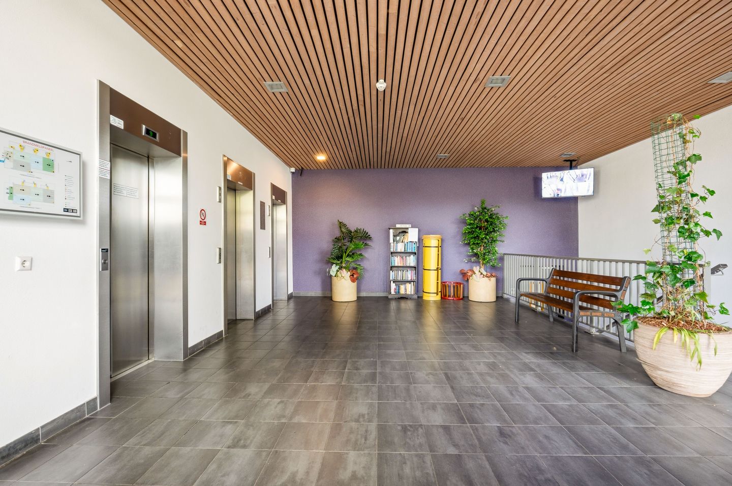 Photo 29 of Jan Evertsenstraat 573