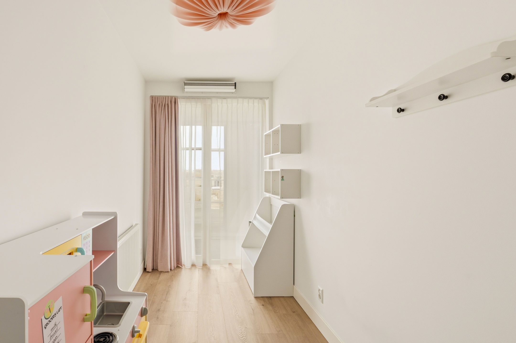 Photo 24 of Jan Evertsenstraat 573