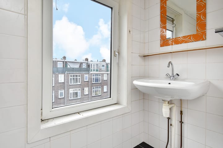 Photo 5 of Galileistraat 1-1