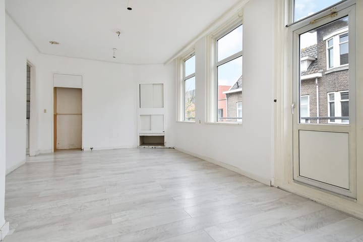 Photo 2 of Galileistraat 1-1