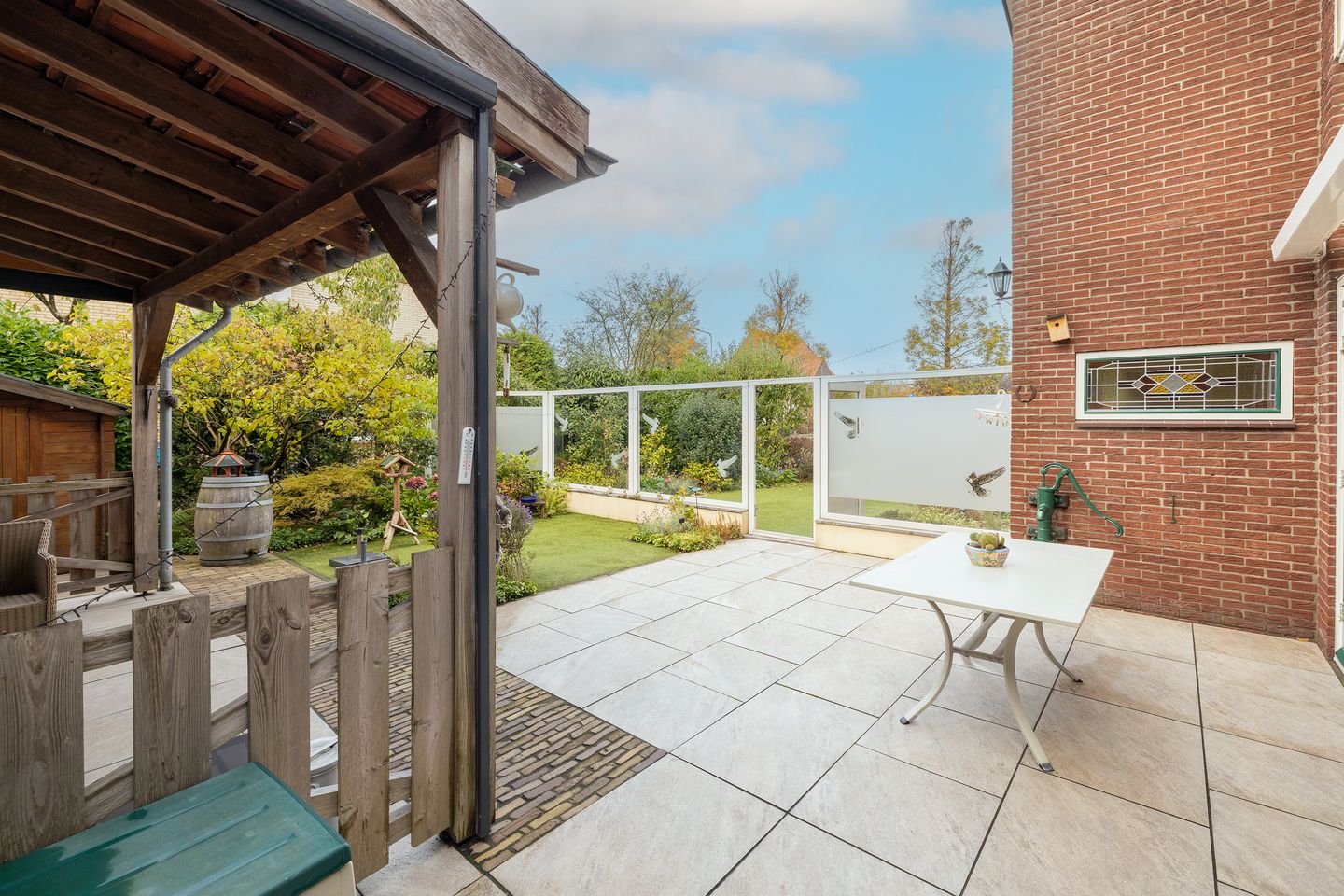 Charming detached family home with spacious garden in Kwintsheul centre — 35