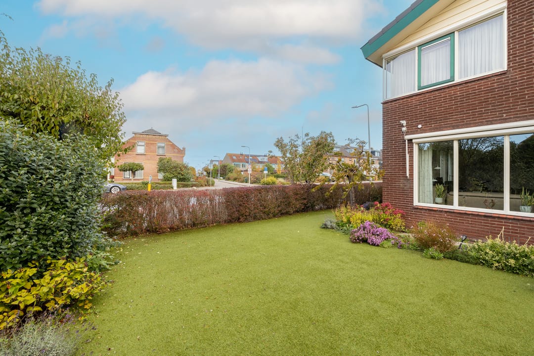 Charming detached family home with spacious garden in Kwintsheul centre — 37