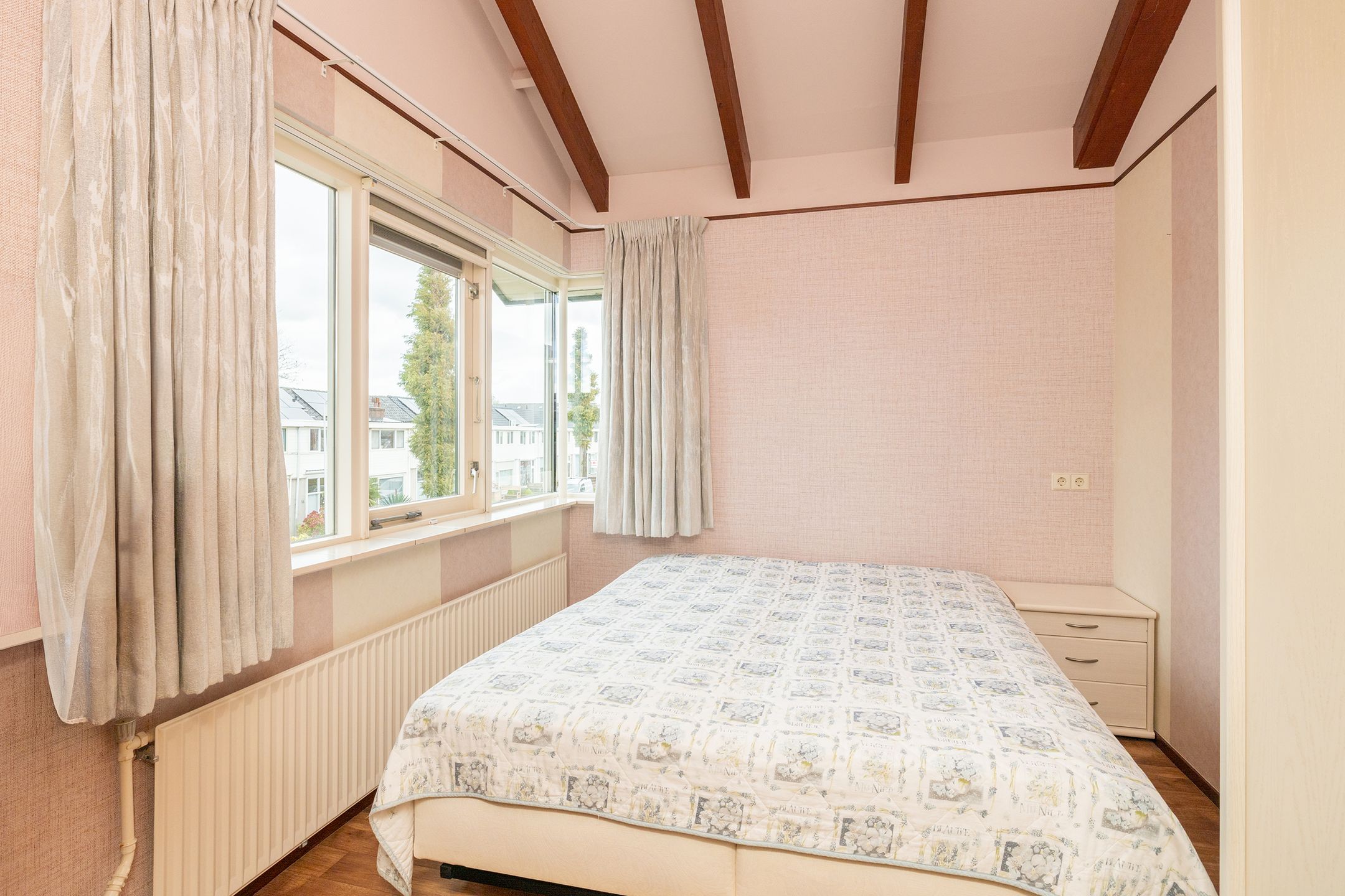 Charming detached family home with spacious garden in Kwintsheul centre — 24
