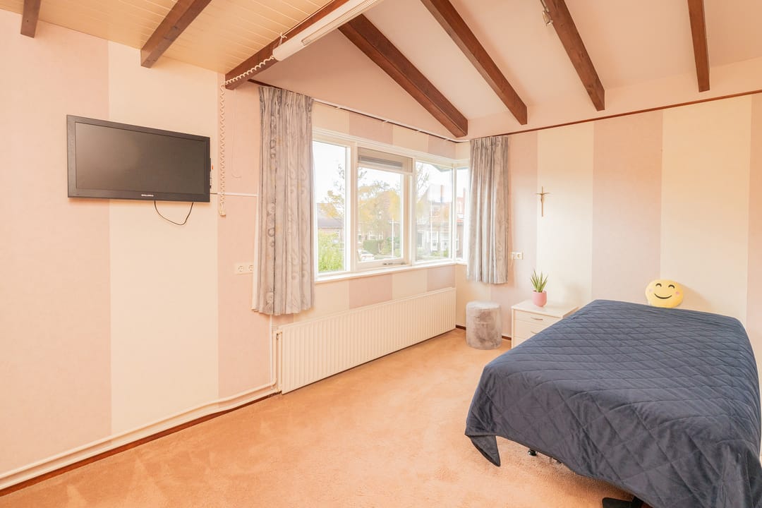 Charming detached family home with spacious garden in Kwintsheul centre — 28