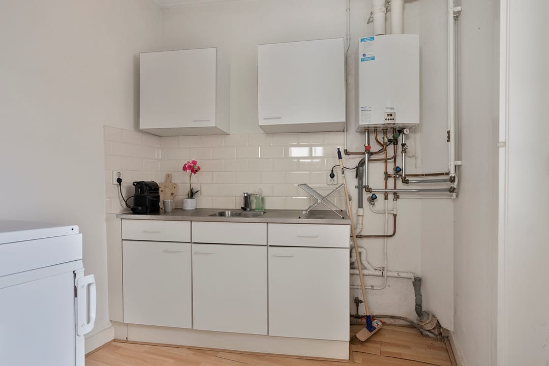 Photo 17 of Louise Henriettestraat 37