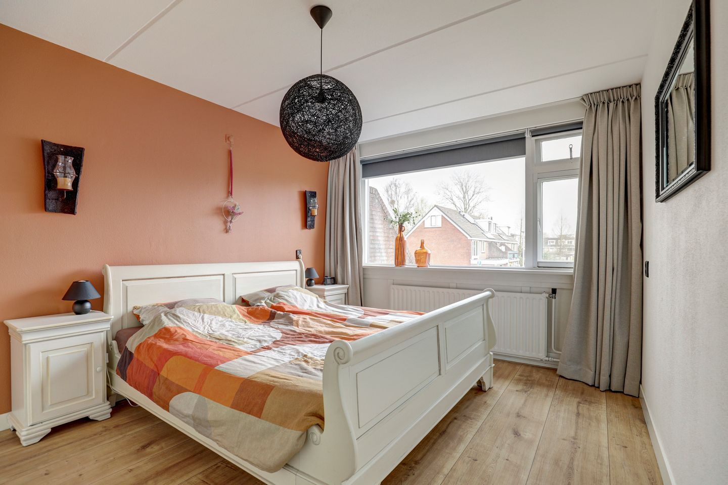 Spacious family home with four bedrooms and garage in quiet Gouda neighborhood — 19