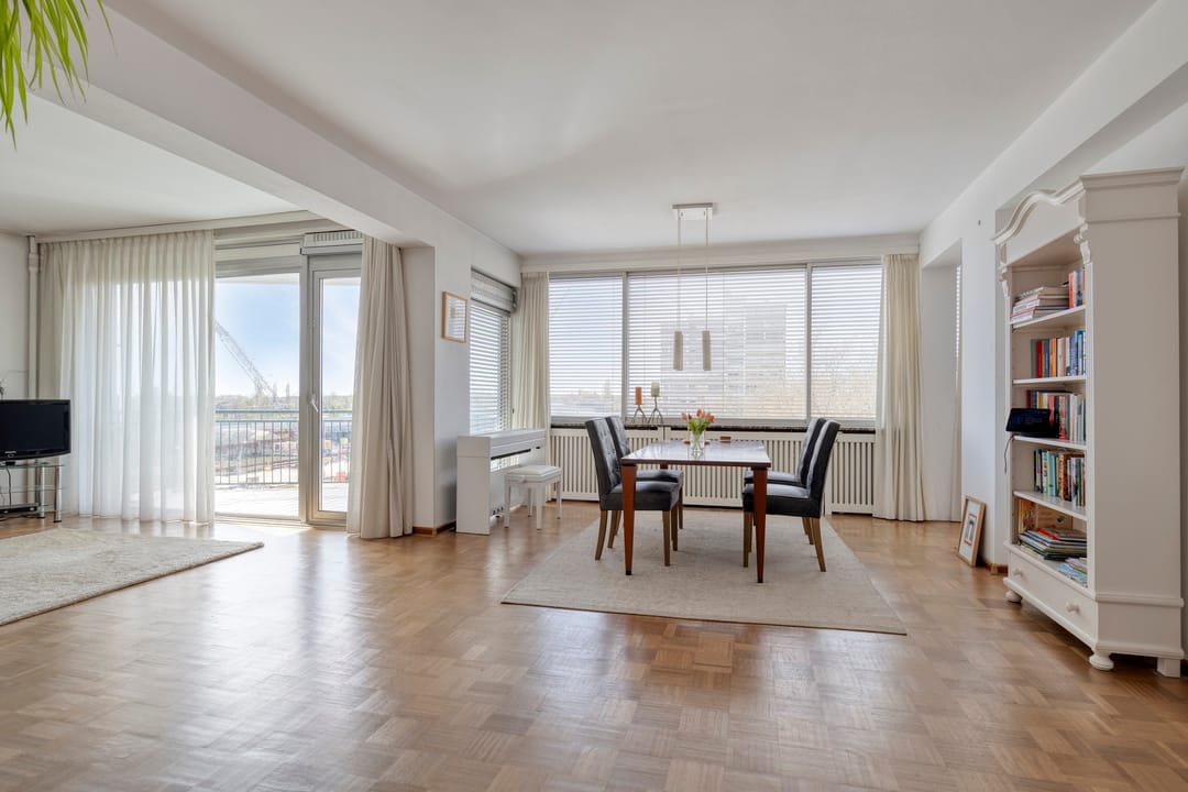 Photo 2 of Meander 129