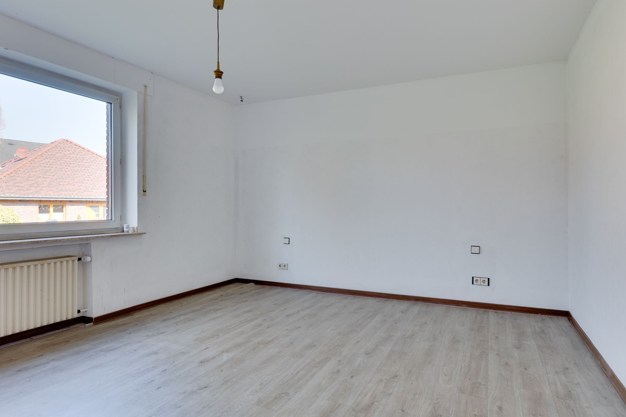 Spacious Detached Family Home with Full Basement on Large Plot Near Rhine — 21