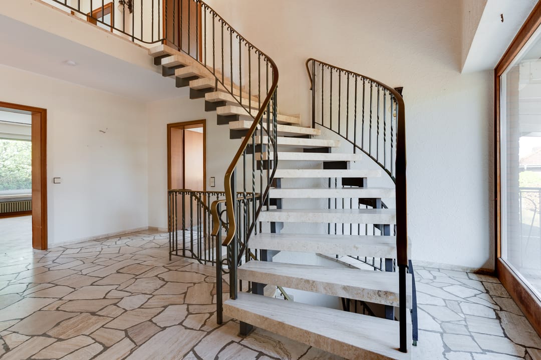 Spacious Detached Family Home with Full Basement on Large Plot Near Rhine — 22