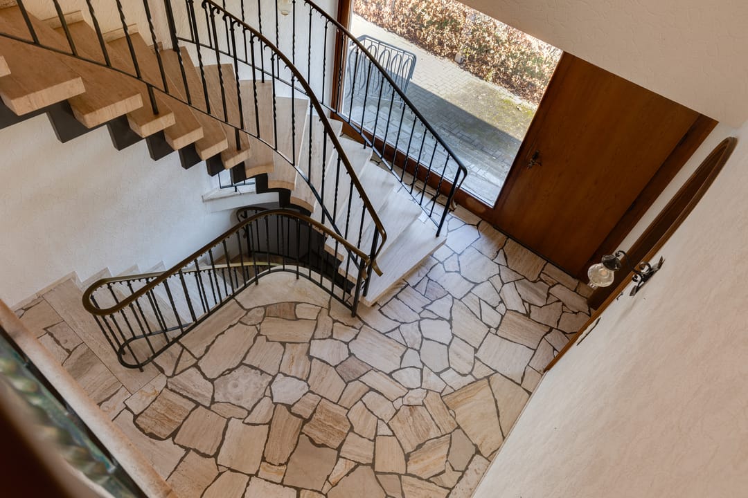 Spacious Detached Family Home with Full Basement on Large Plot Near Rhine — 23