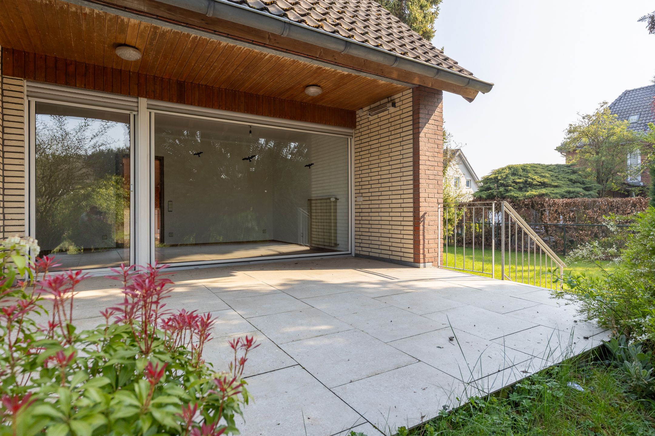 Spacious Detached Family Home with Full Basement on Large Plot Near Rhine — 42