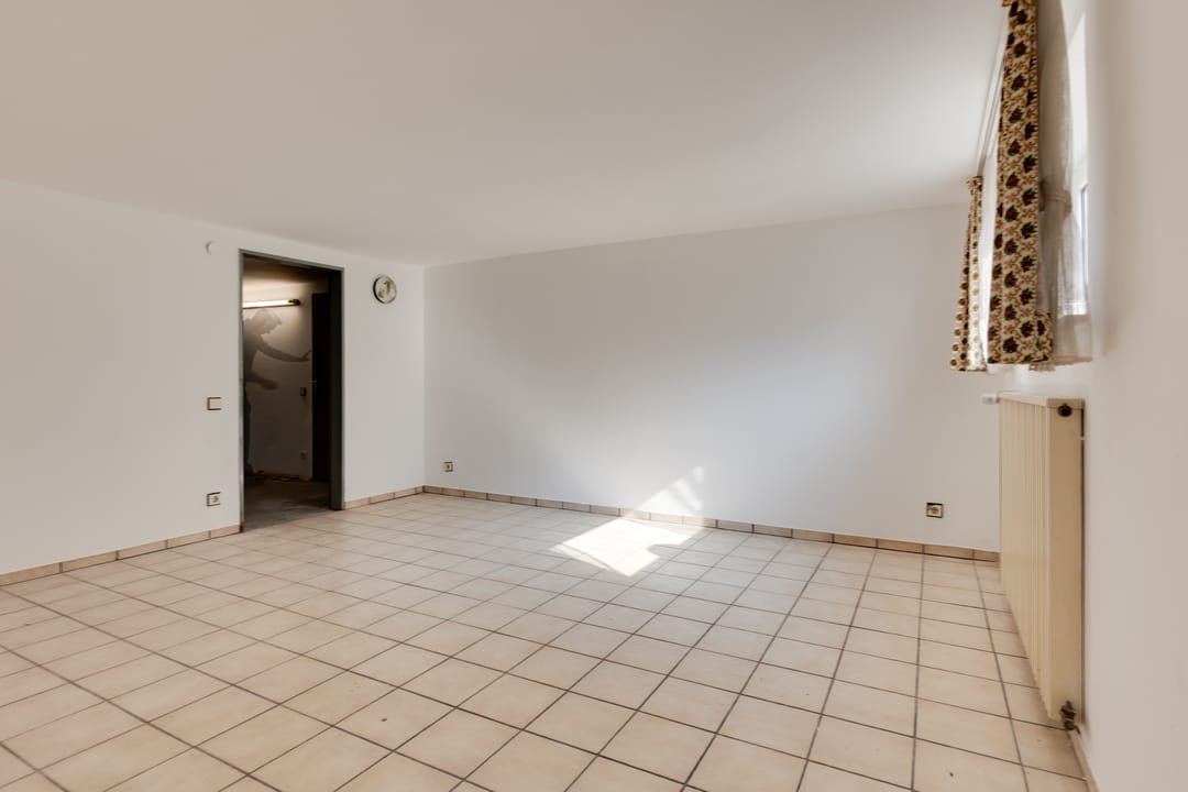 Spacious Detached Family Home with Full Basement on Large Plot Near Rhine — 37