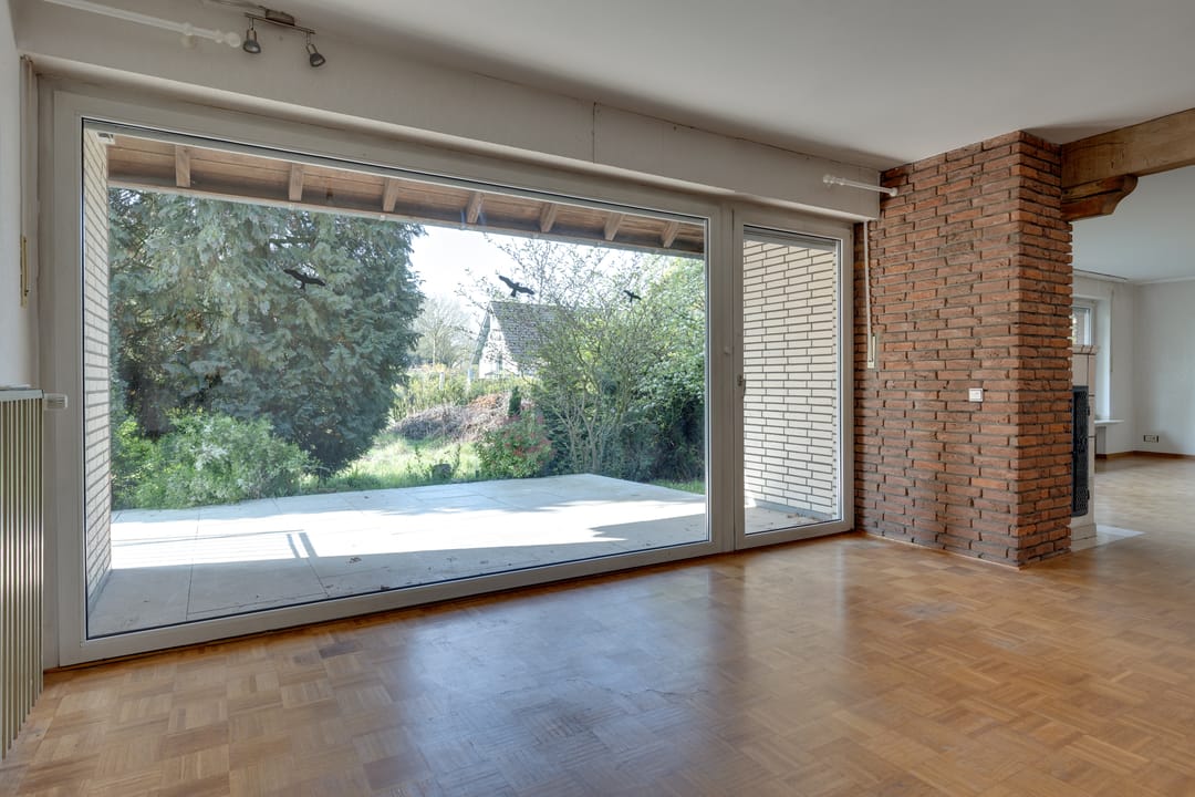 Spacious Detached Family Home with Full Basement on Large Plot Near Rhine — 13