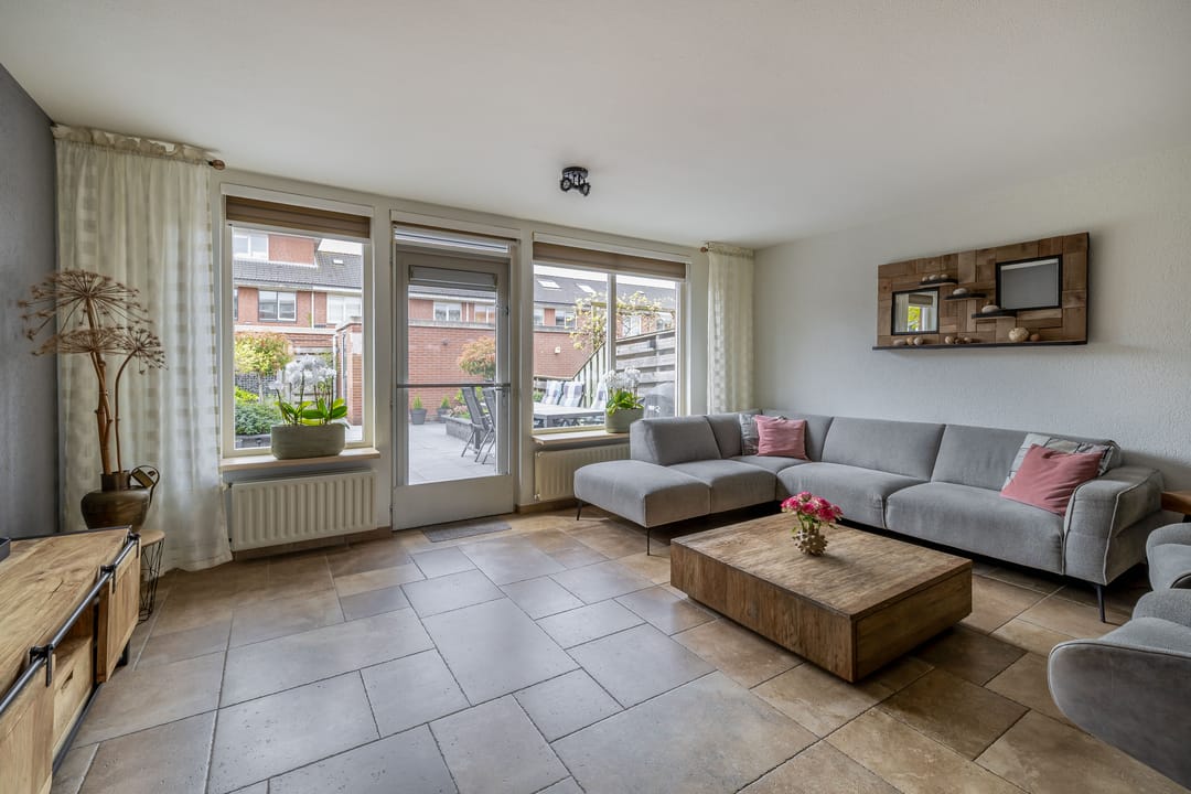 Spacious Energy-Efficient Terraced House with Rooftop Terrace in Nieuwegein — 11