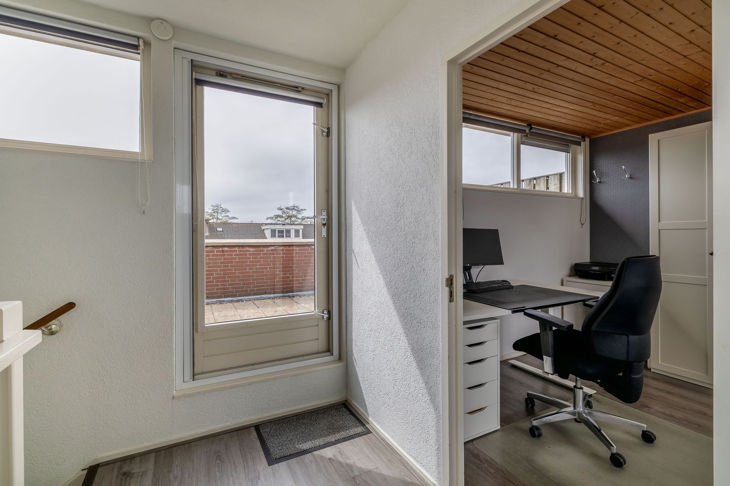 Spacious Energy-Efficient Terraced House with Rooftop Terrace in Nieuwegein — 35