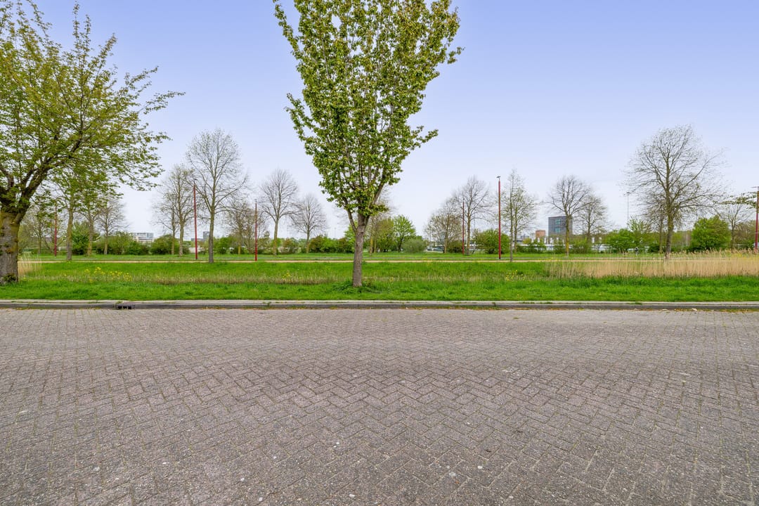 Spacious Energy-Efficient Terraced House with Rooftop Terrace in Nieuwegein — 41