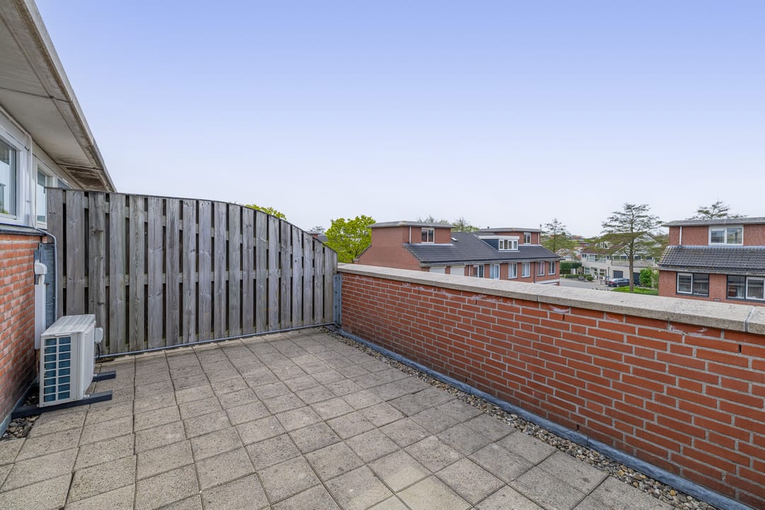 Spacious Energy-Efficient Terraced House with Rooftop Terrace in Nieuwegein — 37