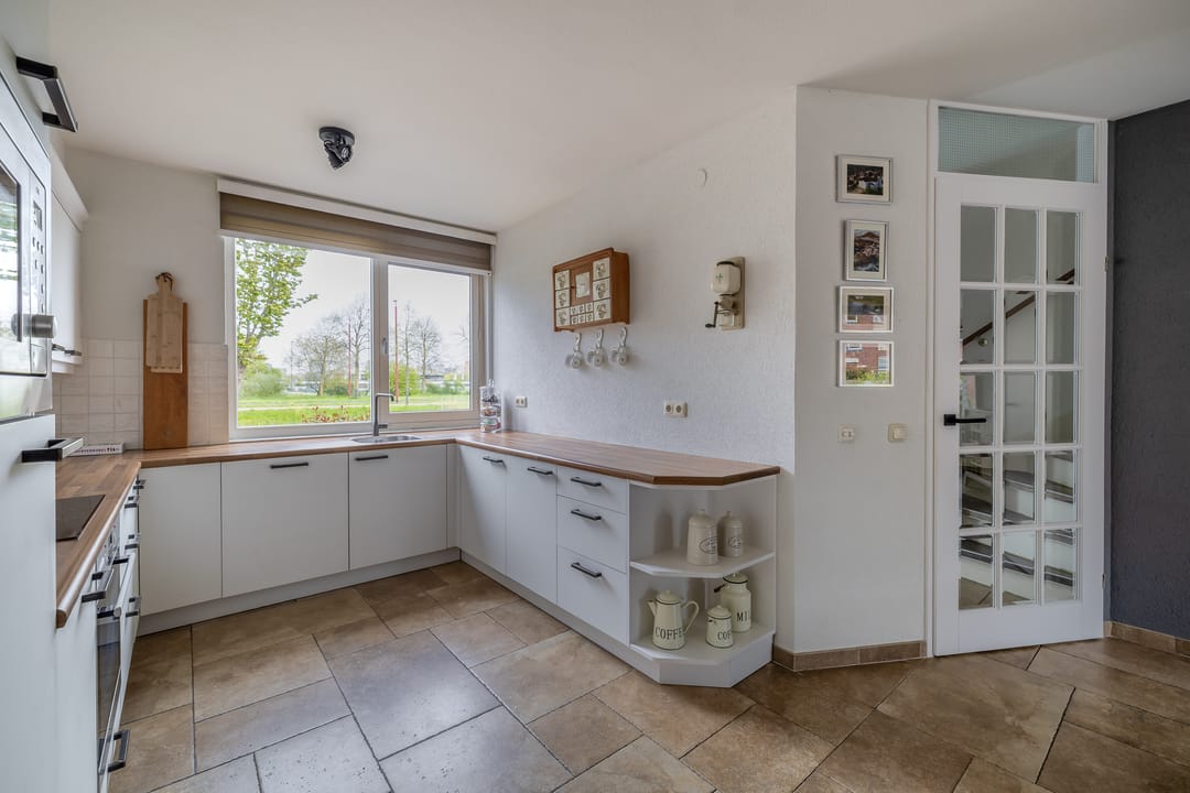 Spacious Energy-Efficient Terraced House with Rooftop Terrace in Nieuwegein — 16