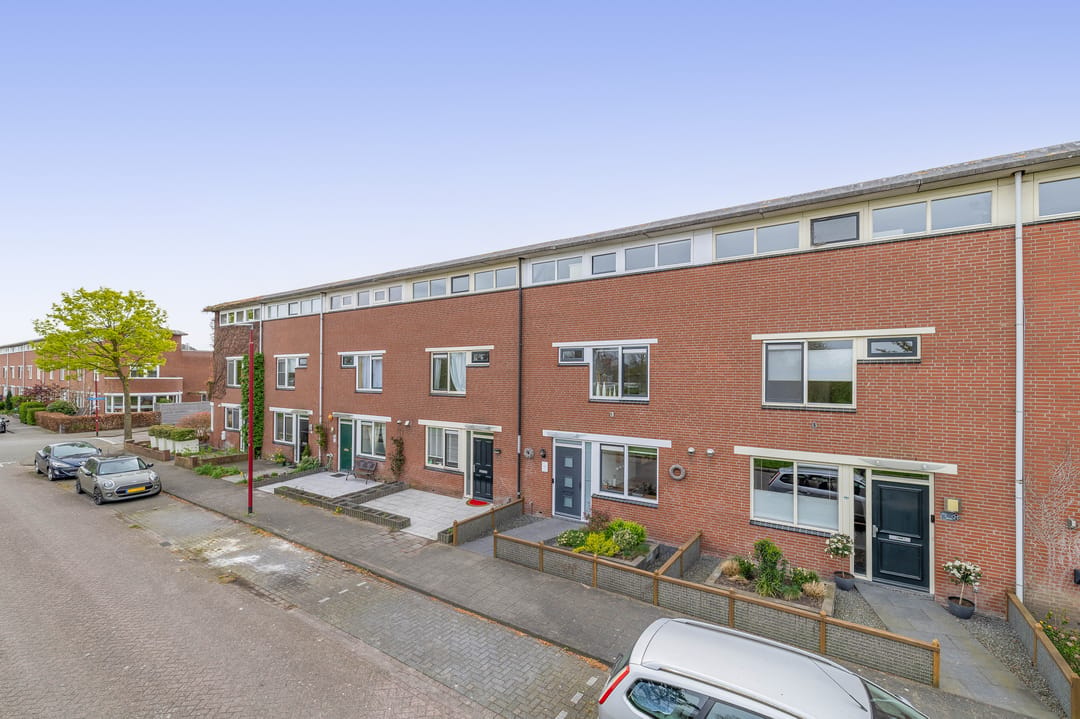 Spacious Energy-Efficient Terraced House with Rooftop Terrace in Nieuwegein — 43