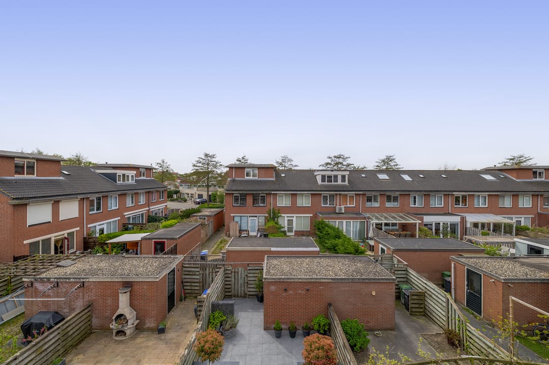 Spacious Energy-Efficient Terraced House with Rooftop Terrace in Nieuwegein — 38