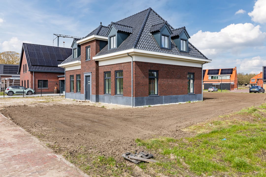 Photo 43 of Mr de la Courtstraat 15-E