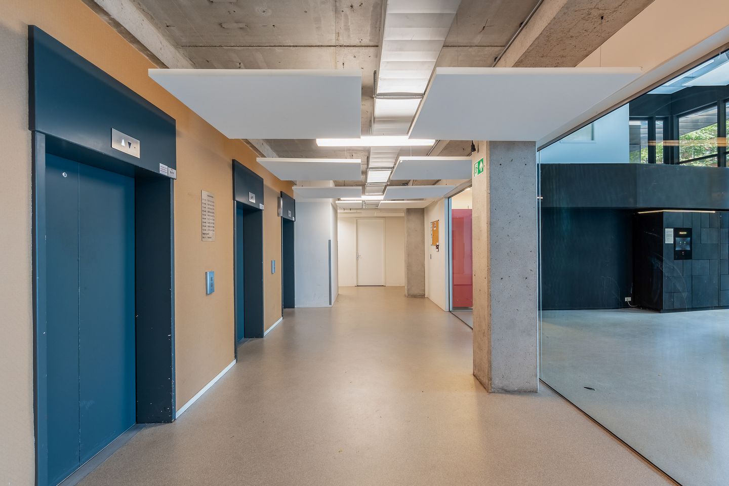 Foto 20 van Van Vollenhovenstraat 3-904