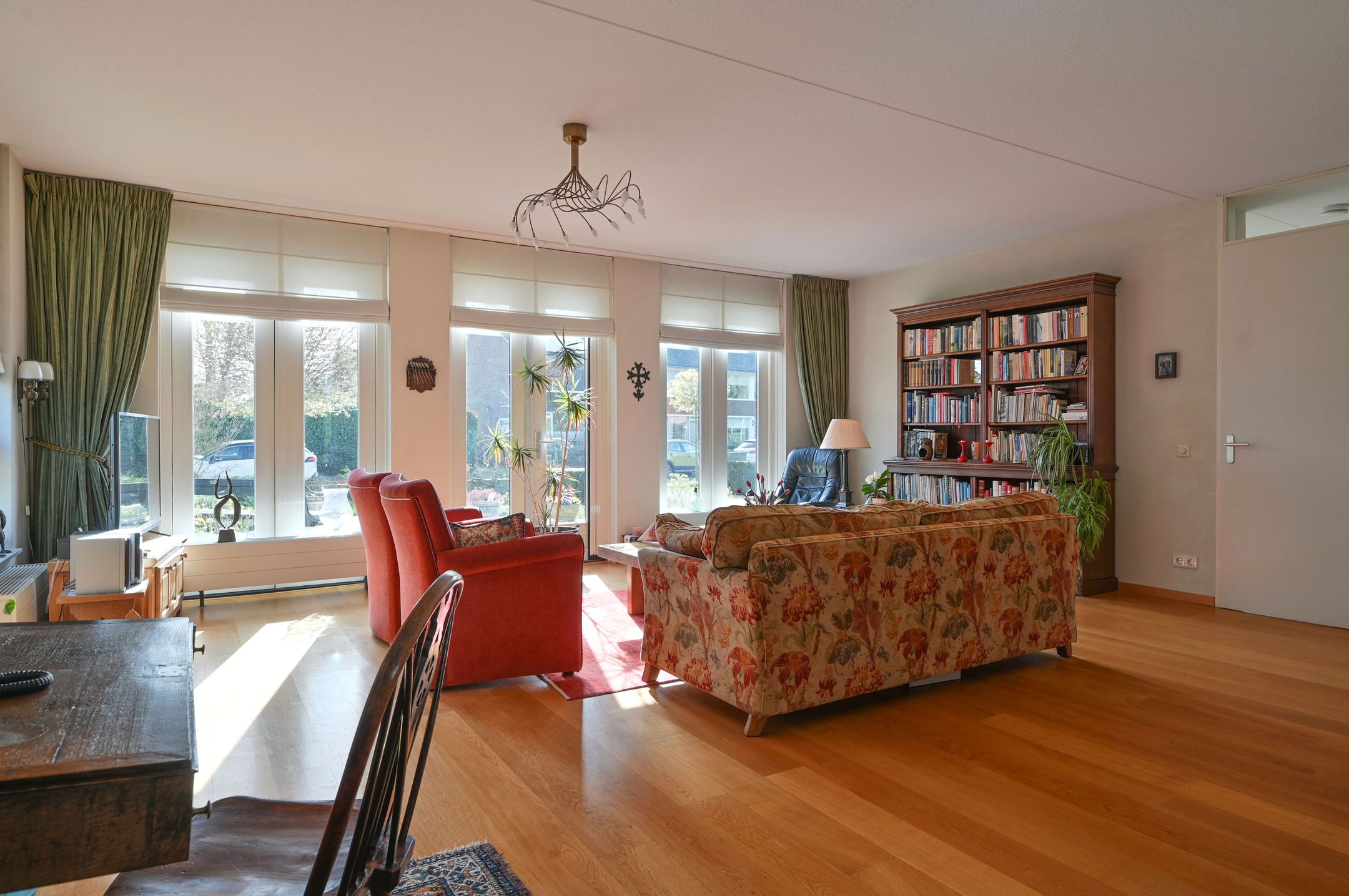 Photo 3 of Van Hogendorplaan 46-D