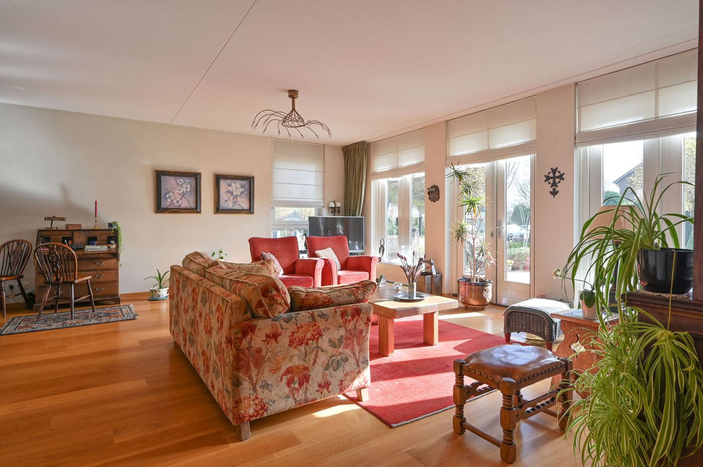 Photo 4 of Van Hogendorplaan 46-D