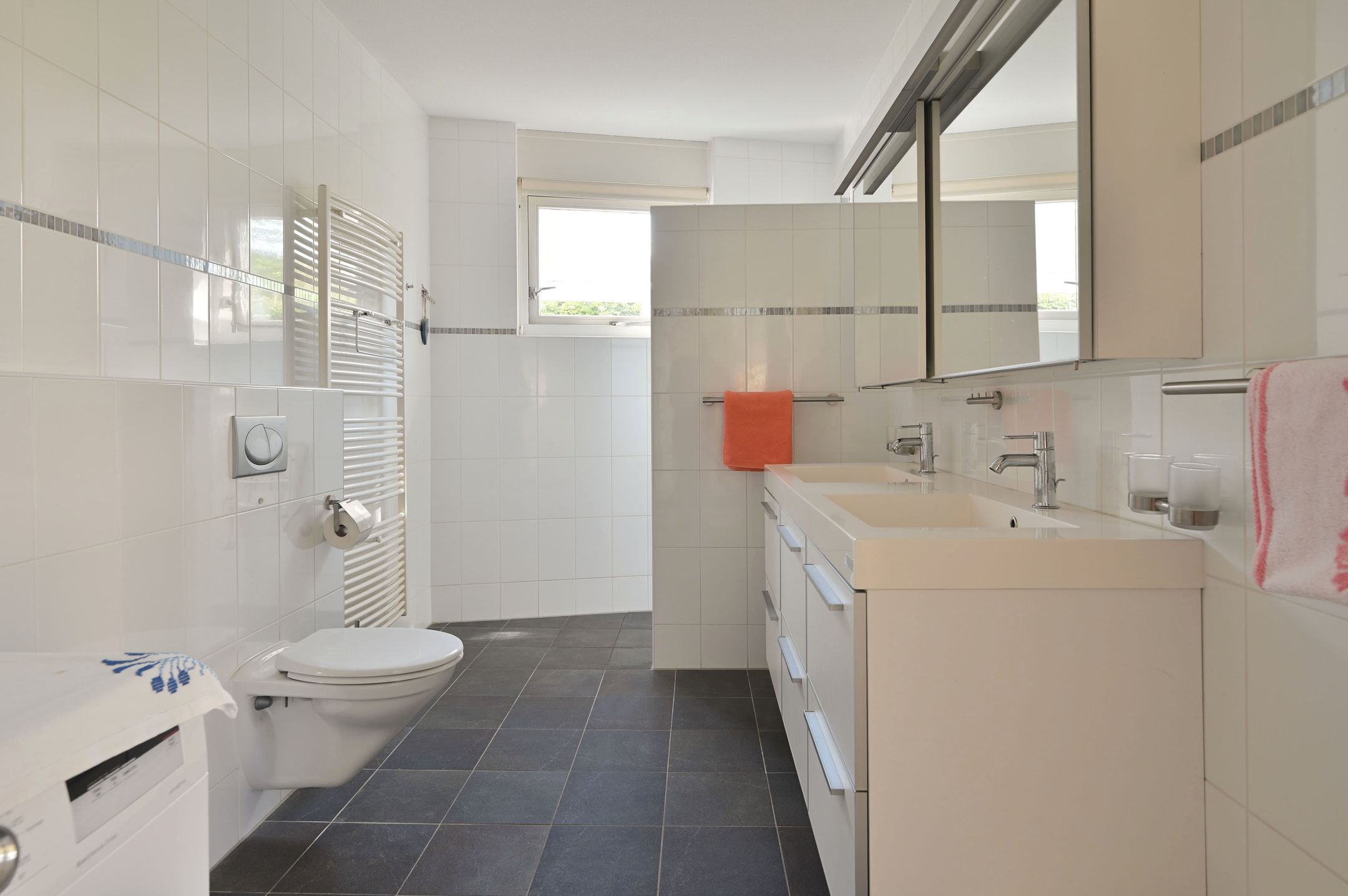 Photo 12 of Van Hogendorplaan 46-D