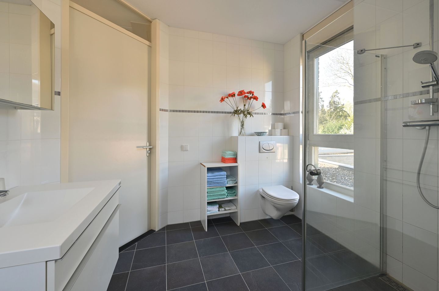 Photo 20 of Van Hogendorplaan 46-D