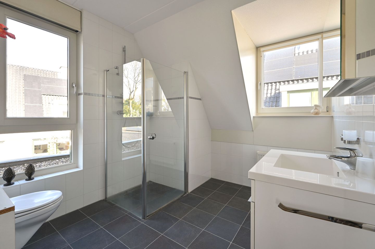 Photo 19 of Van Hogendorplaan 46-D