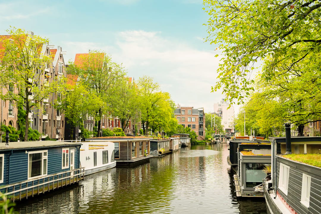 Renovated canal apartment with authentic character in the Jordaan — 41