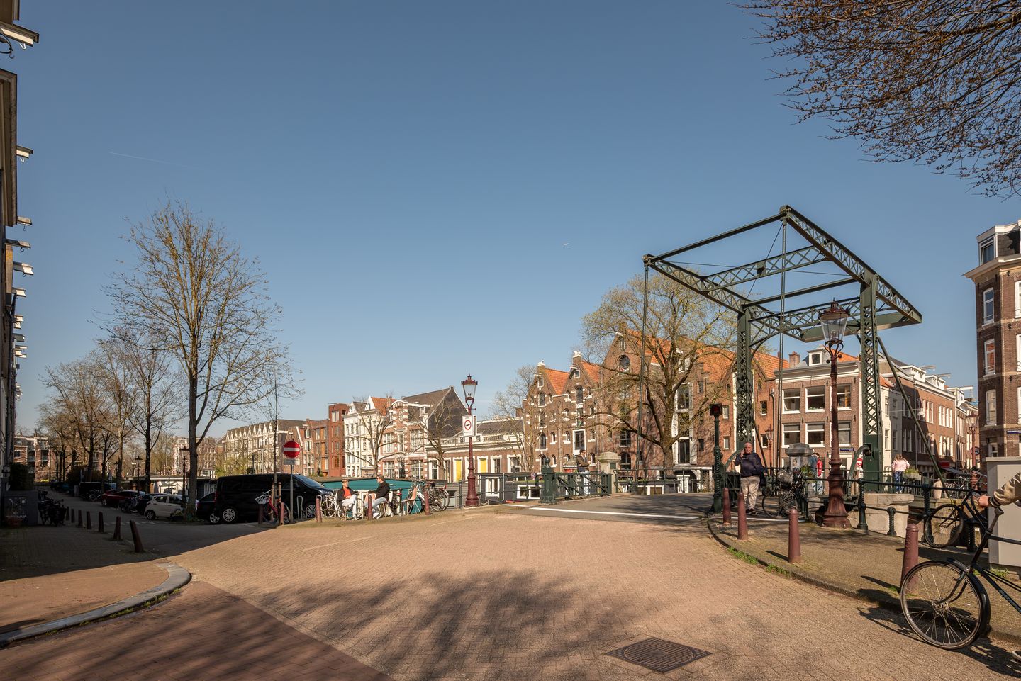 Renovated canal apartment with authentic character in the Jordaan — 34